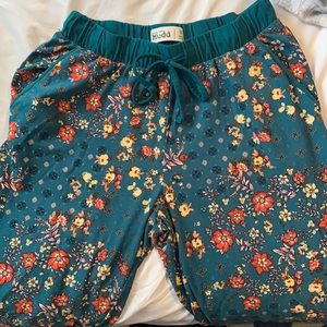 Women’s Medium Mudd brand super soft joggers